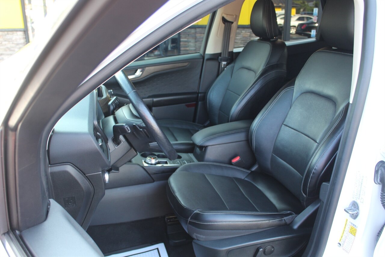 2020 Ford Escape Titanium - Photo 14 - Red Bank, NJ 07701