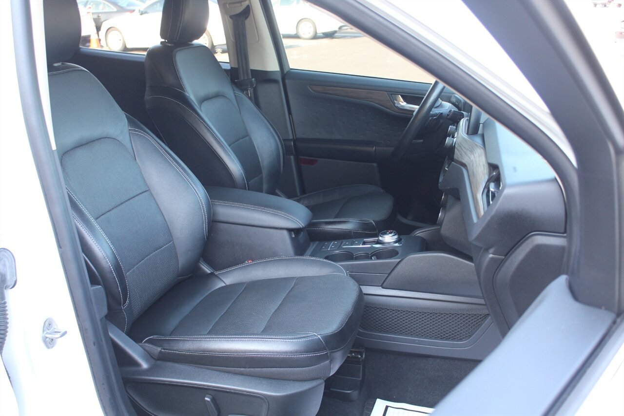 2020 Ford Escape Titanium - Photo 16 - Red Bank, NJ 07701