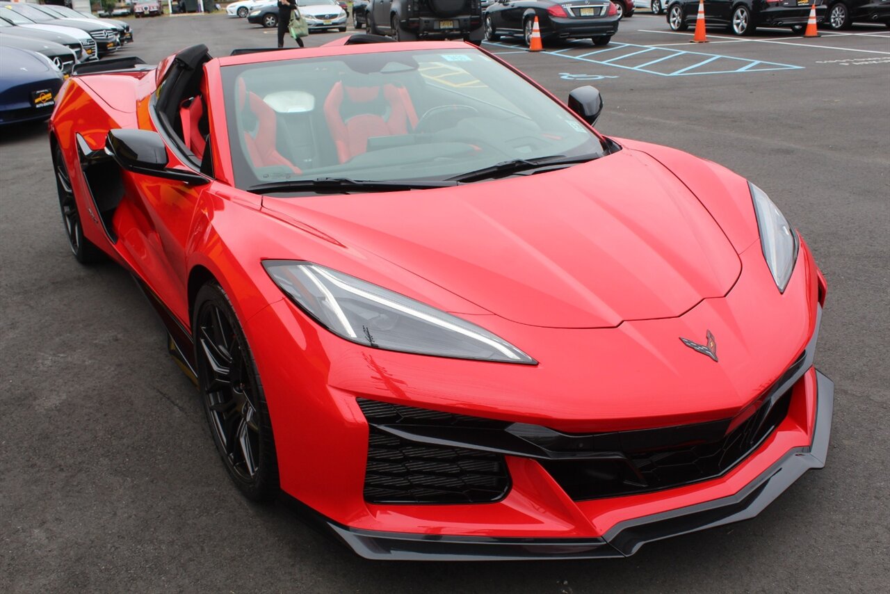 2024 Chevrolet Corvette Z06 - Photo 8 - Red Bank, NJ 07701