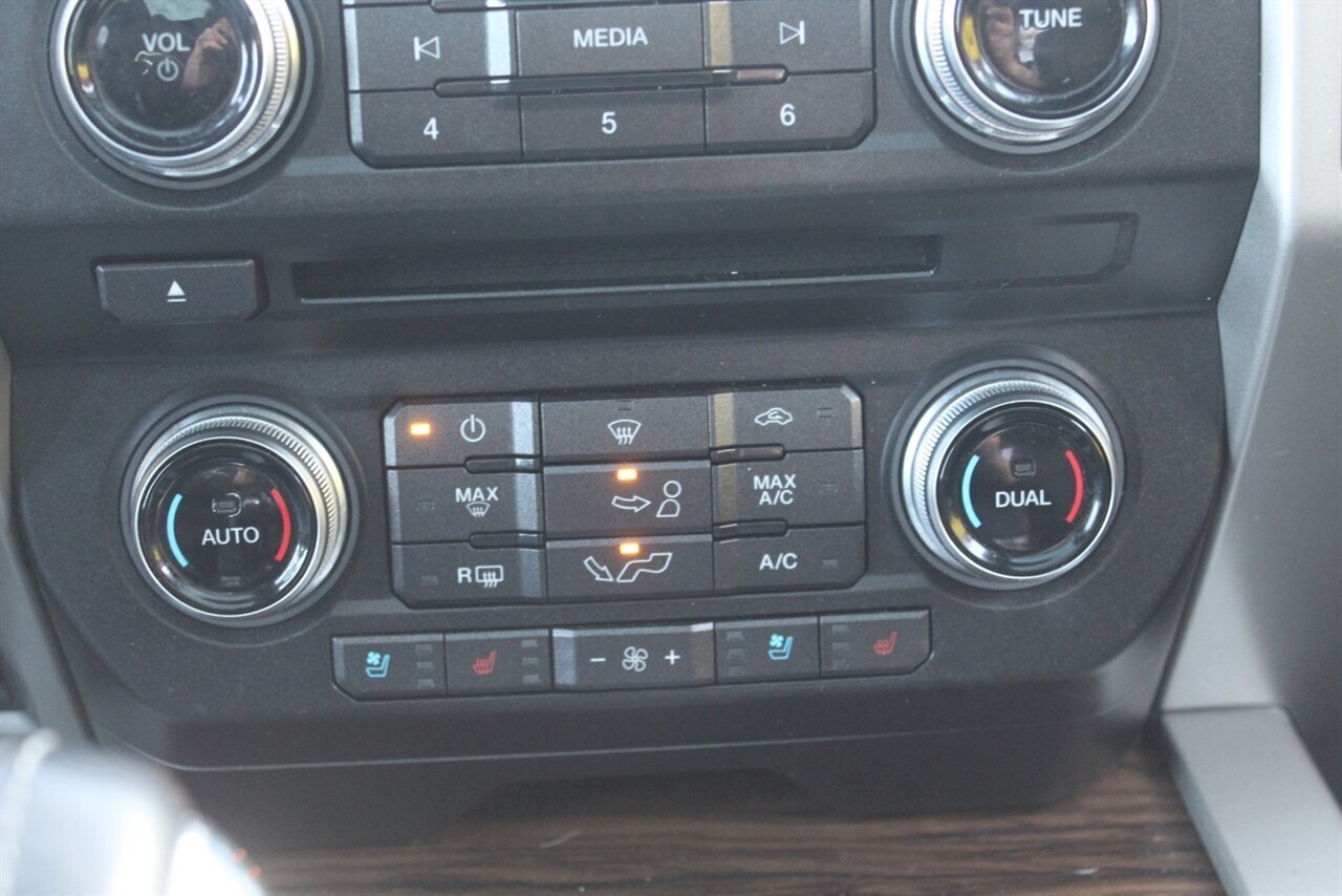 2018 Ford F-150 Lariat - Photo 8 - Red Bank, NJ 07701
