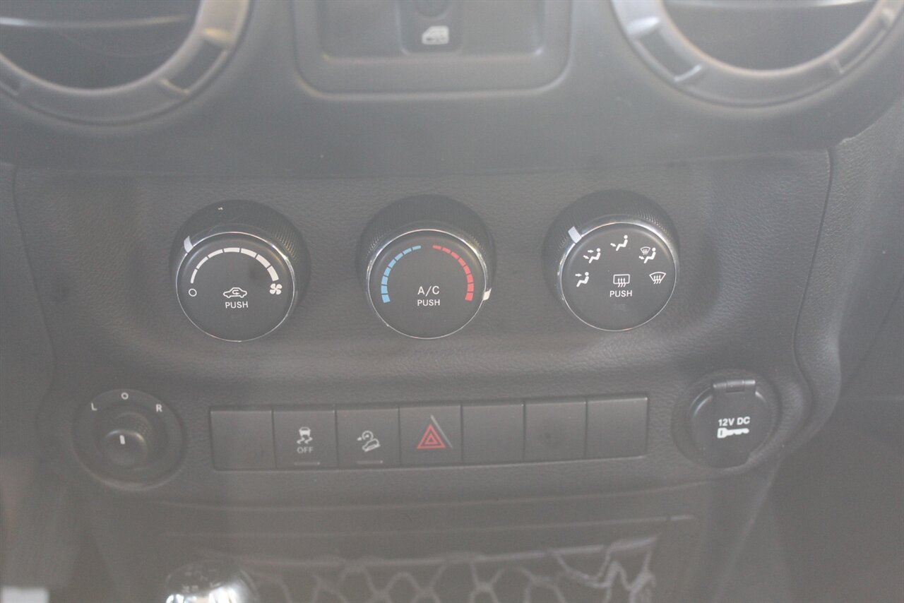 2017 Jeep Wrangler Unlimited Sport S - Photo 8 - Red Bank, NJ 07701