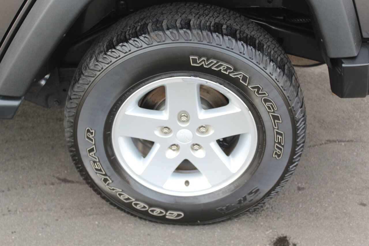 2017 Jeep Wrangler Unlimited Sport S - Photo 25 - Red Bank, NJ 07701