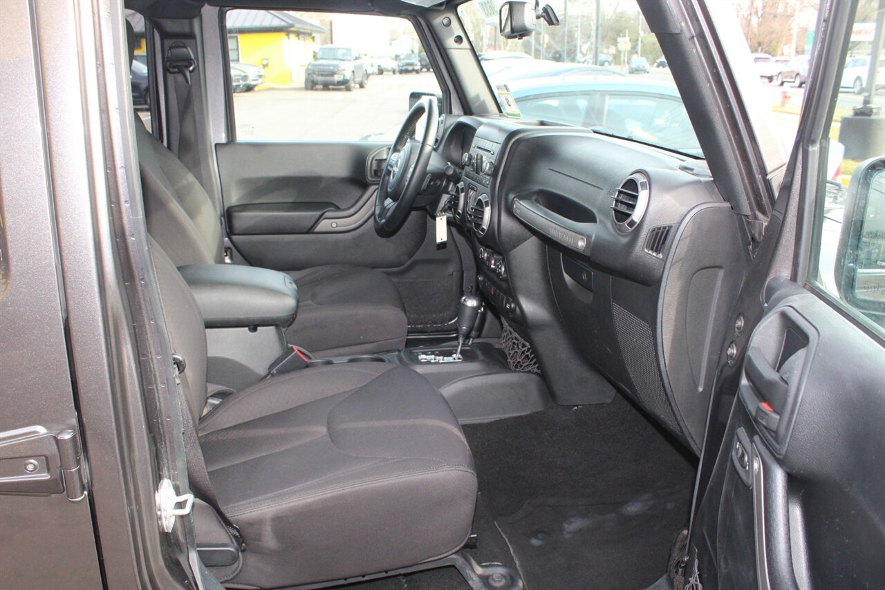 2017 Jeep Wrangler Unlimited Sport S - Photo 11 - Red Bank, NJ 07701