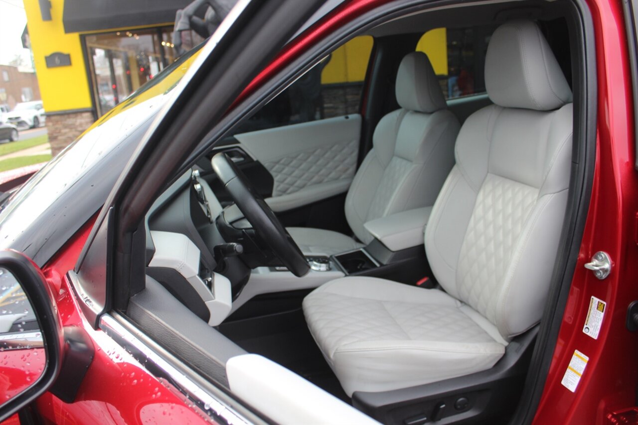 2022 Mitsubishi Outlander SEL Special Edition - Photo 13 - Red Bank, NJ 07701