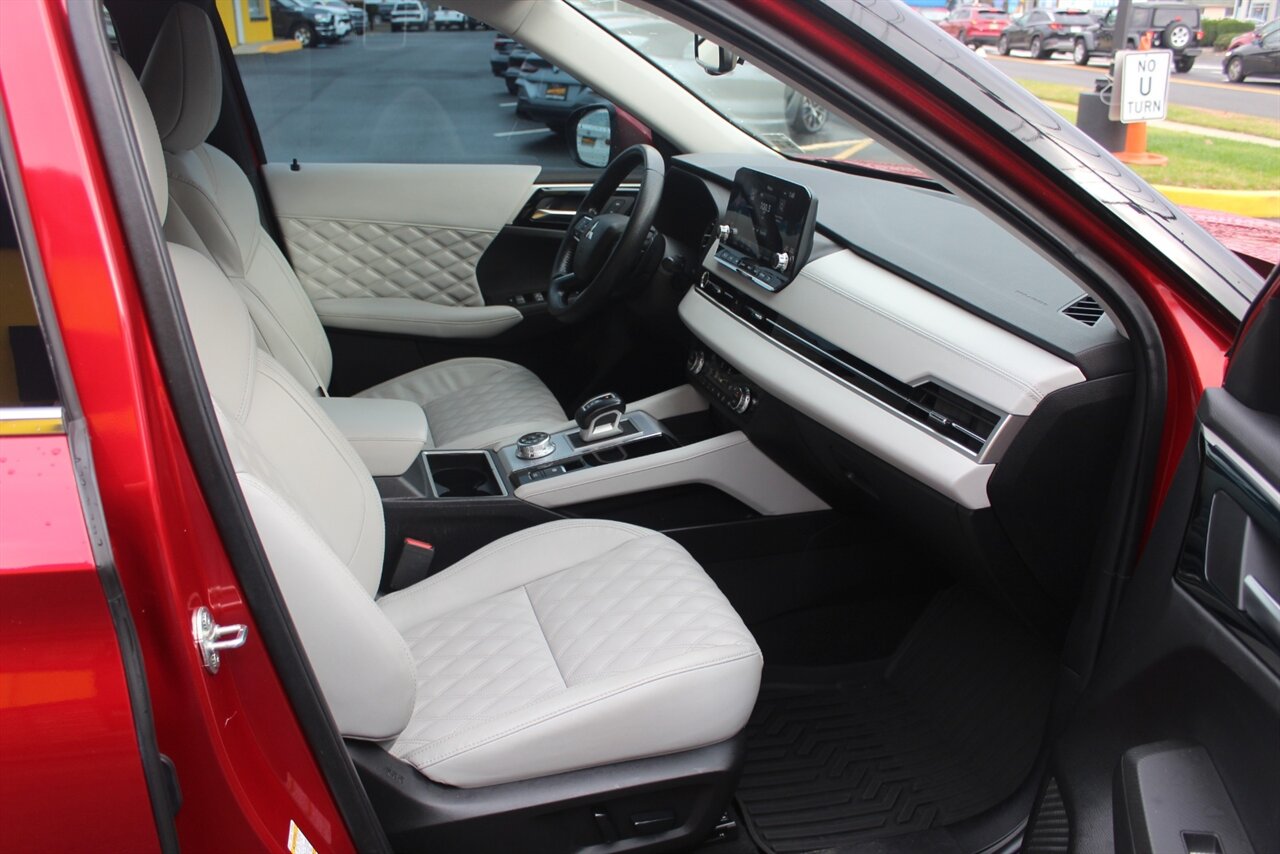 2022 Mitsubishi Outlander SEL Special Edition - Photo 14 - Red Bank, NJ 07701