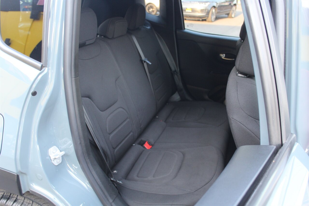 2018 Jeep Renegade Latitude North Edition photo 15