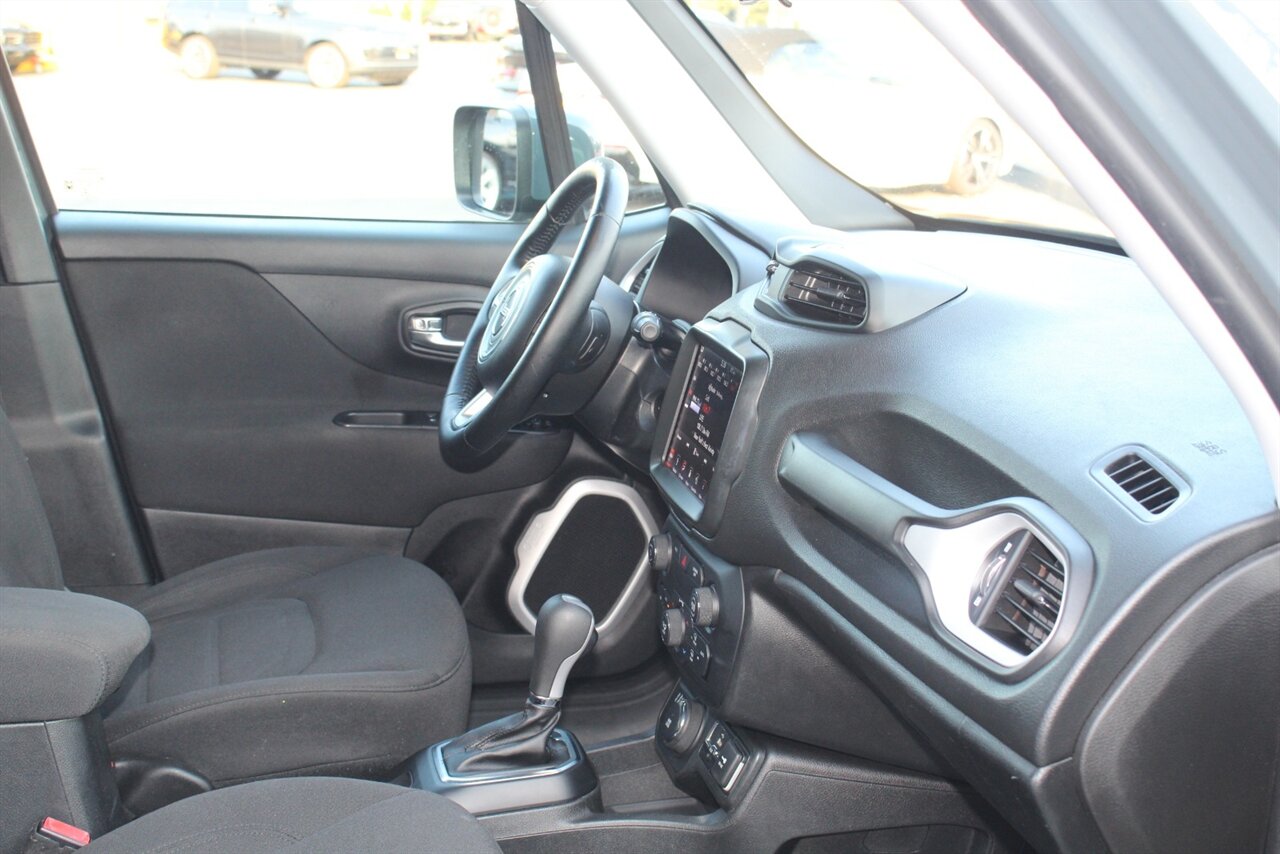 2018 Jeep Renegade Latitude North Edition photo 17