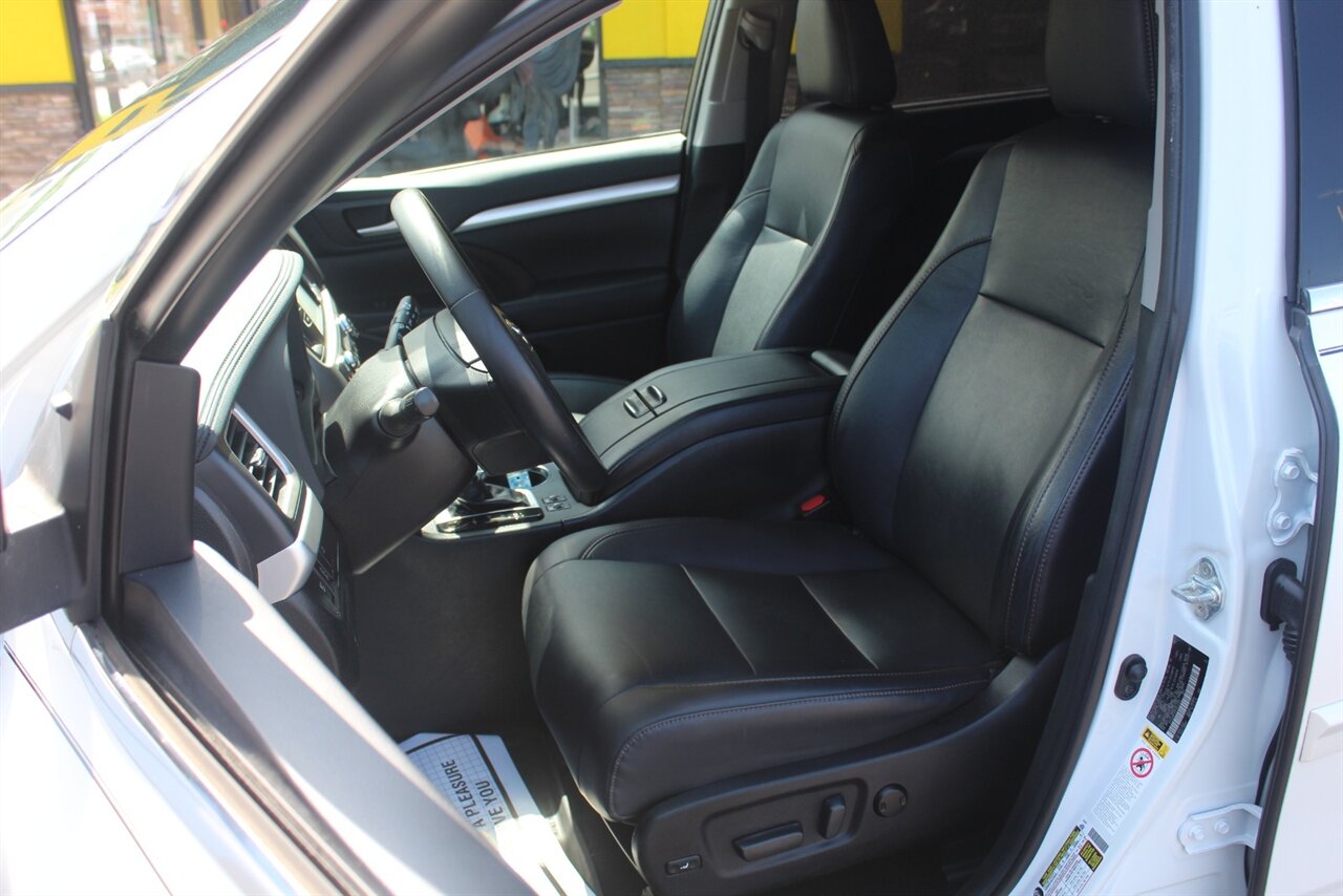 2019 Toyota Highlander XLE - Photo 12 - Red Bank, NJ 07701