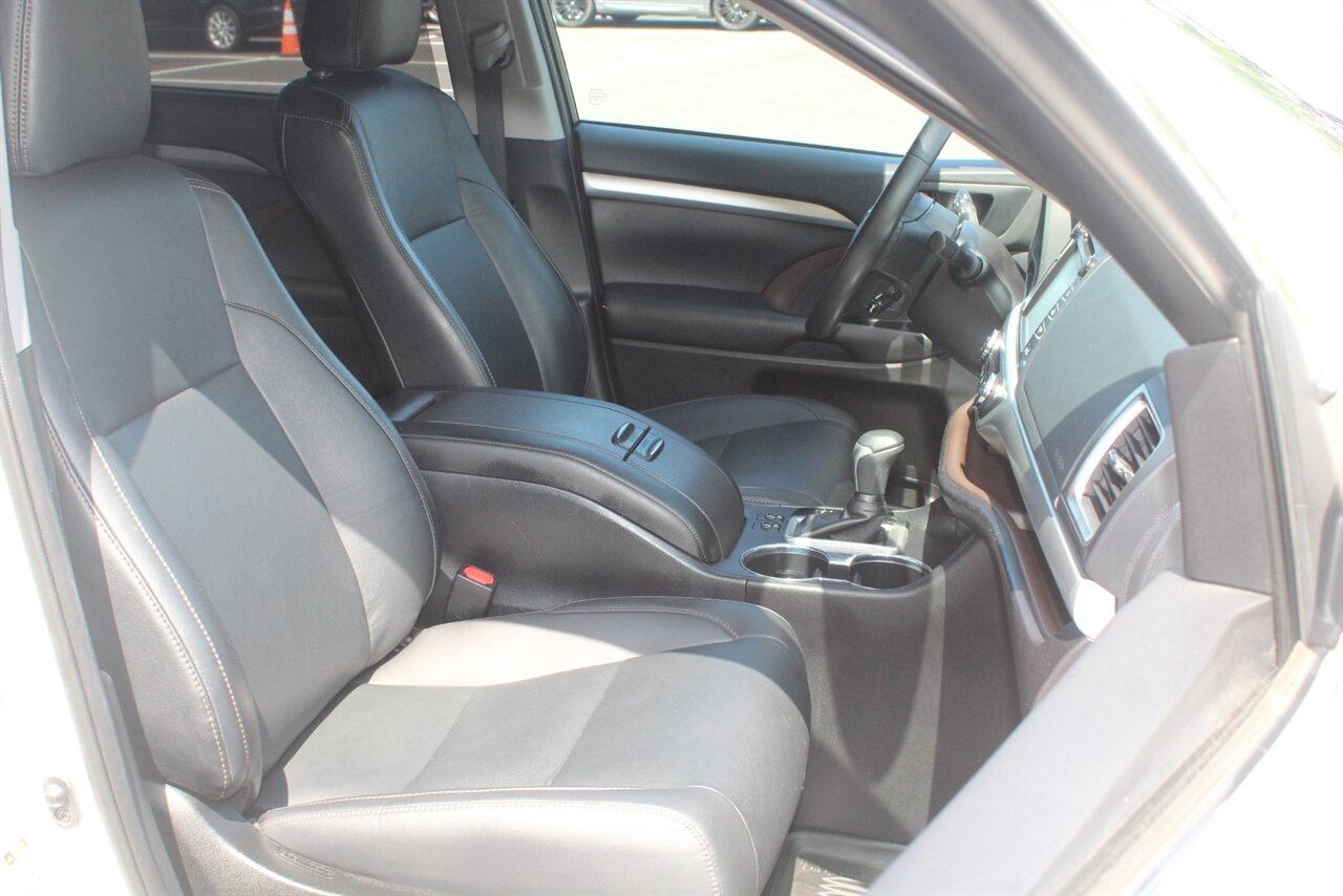 2019 Toyota Highlander XLE - Photo 14 - Red Bank, NJ 07701