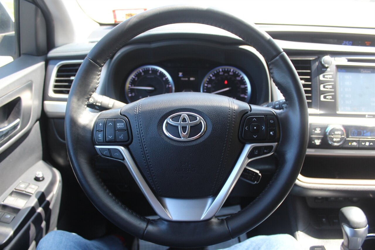 2019 Toyota Highlander XLE - Photo 6 - Red Bank, NJ 07701