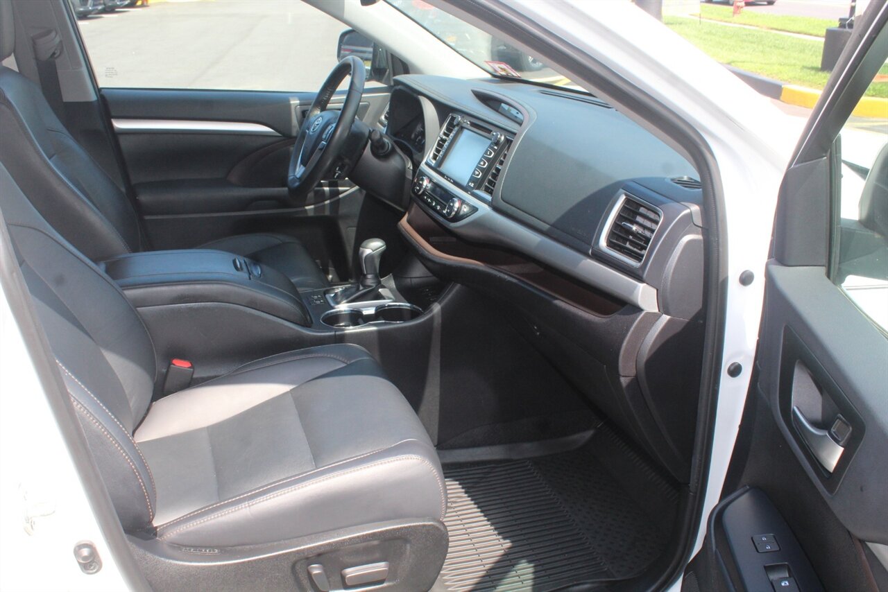 2019 Toyota Highlander XLE - Photo 13 - Red Bank, NJ 07701