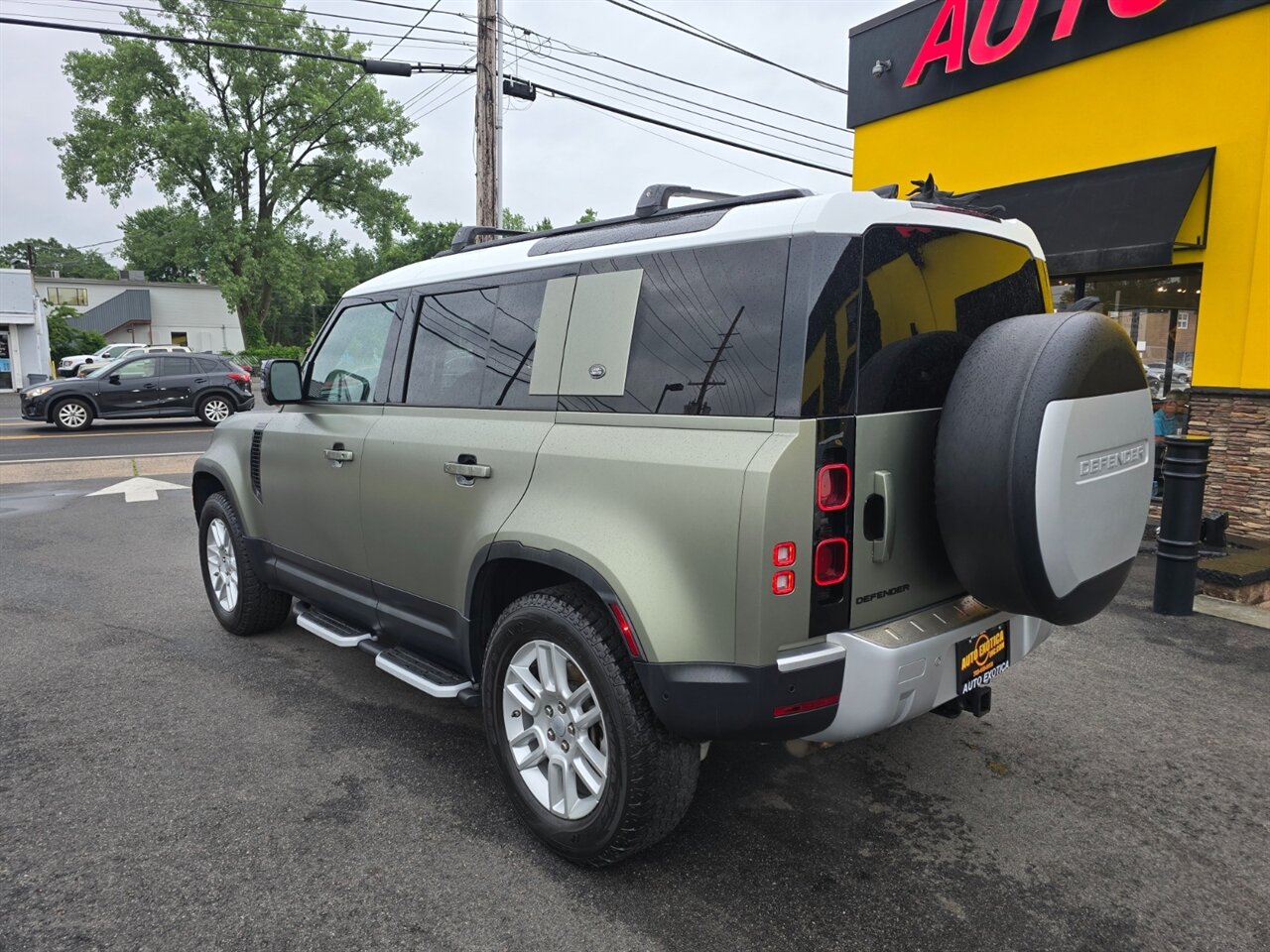 2020 Land Rover Defender 110 HSE - Photo 2 - Red Bank, NJ 07701