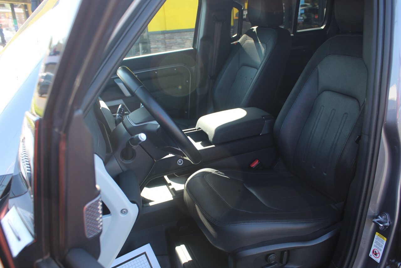 2022 Land Rover Defender 110 X-Dynamic SE - Photo 13 - Red Bank, NJ 07701