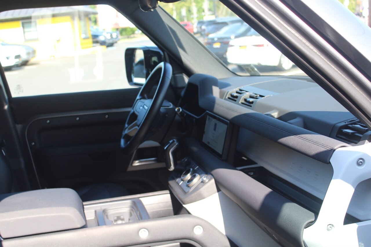 2022 Land Rover Defender 110 X-Dynamic SE - Photo 19 - Red Bank, NJ 07701