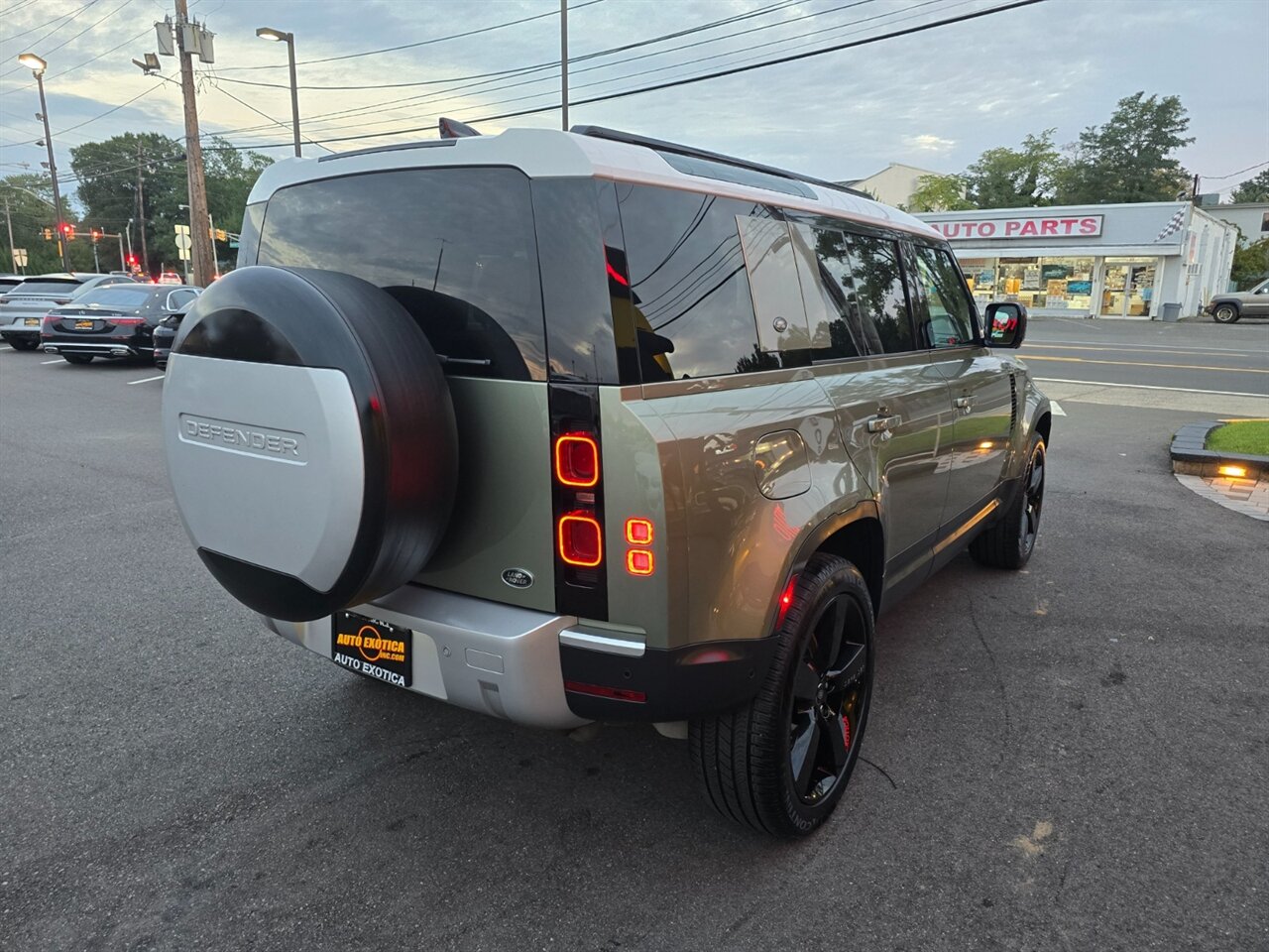 2020 Land Rover Defender 110 HSE - Photo 3 - Red Bank, NJ 07701