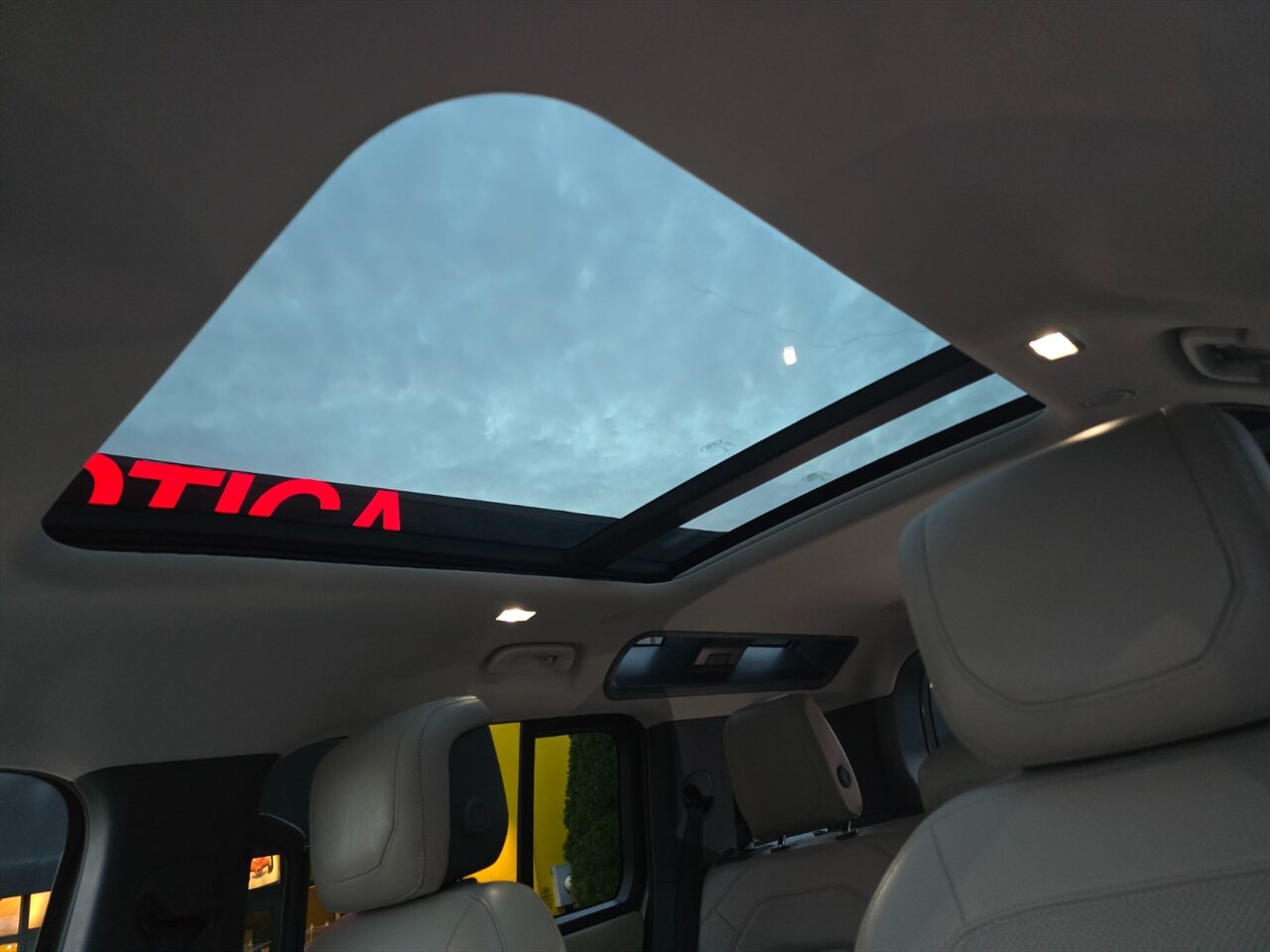 2020 Land Rover Defender 110 HSE - Photo 20 - Red Bank, NJ 07701