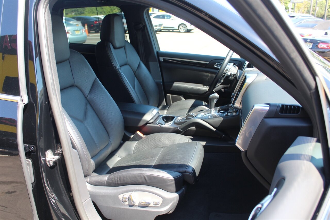 2018 Porsche Cayenne S - Photo 16 - Red Bank, NJ 07701