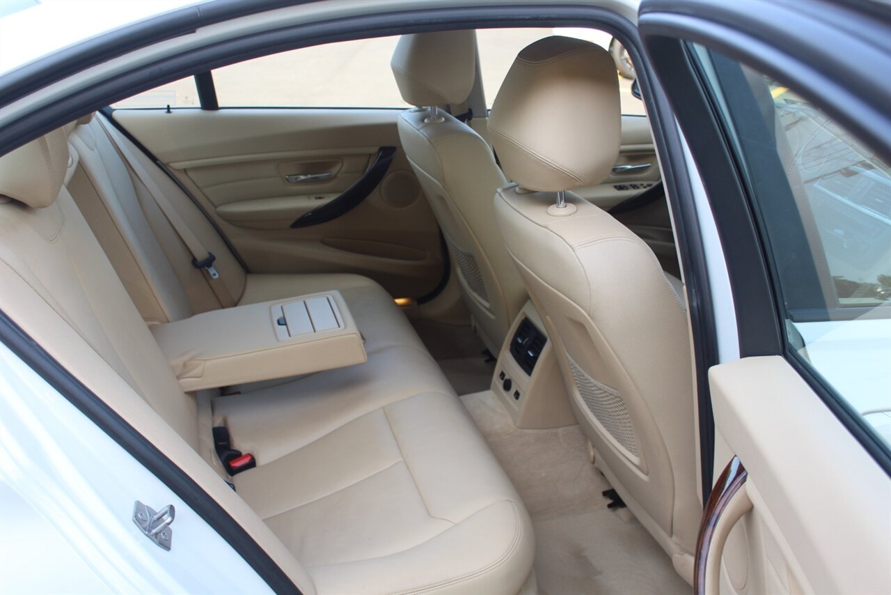 2013 BMW 328i xDrive - Photo 14 - Red Bank, NJ 07701