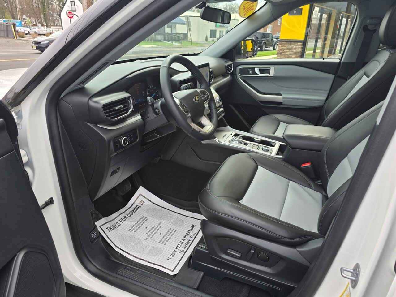 2023 Ford Explorer XLT - Photo 11 - Red Bank, NJ 07701
