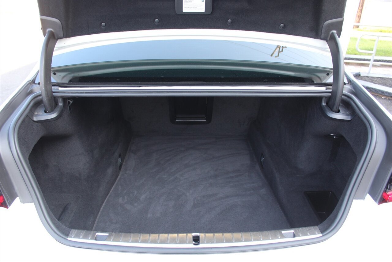 2021 BMW 750i xDrive - Photo 26 - Red Bank, NJ 07701