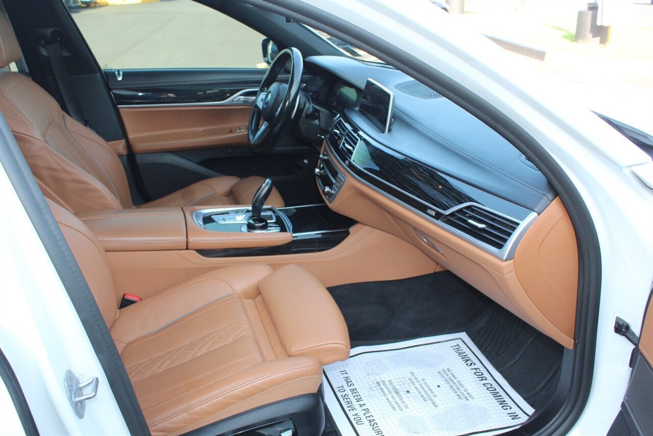 2021 BMW 750i xDrive - Photo 19 - Red Bank, NJ 07701