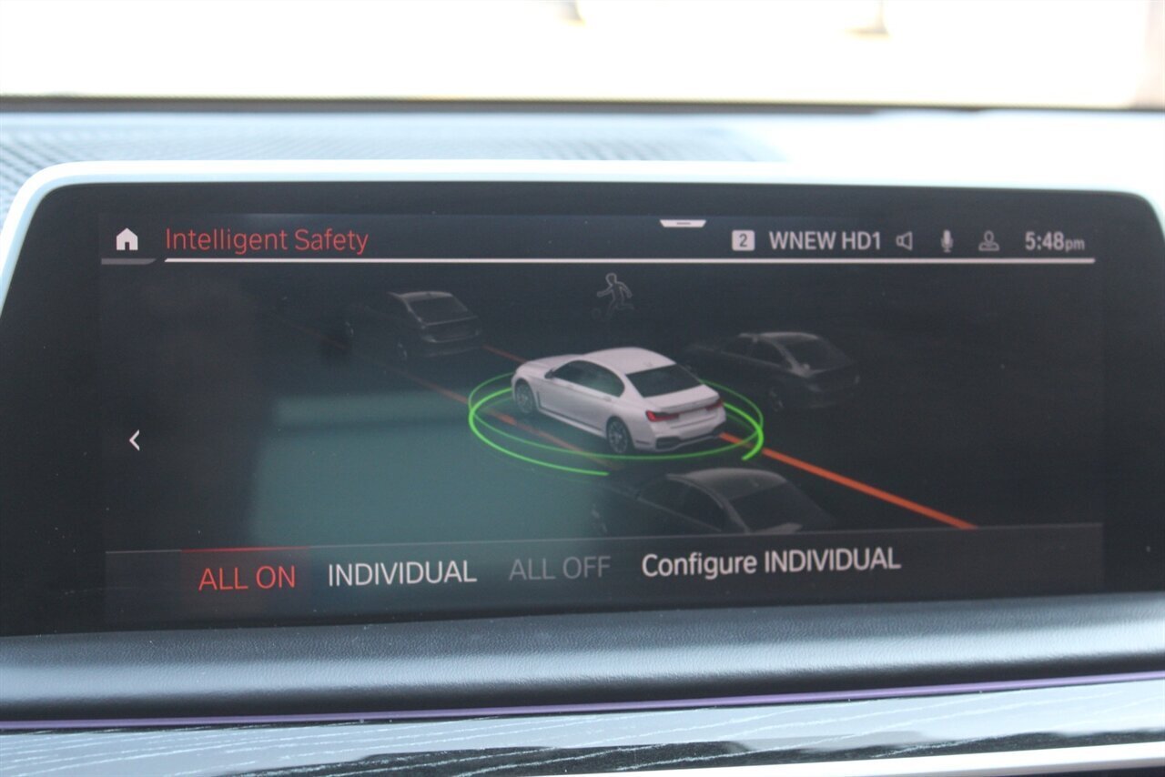 2021 BMW 750i xDrive - Photo 12 - Red Bank, NJ 07701