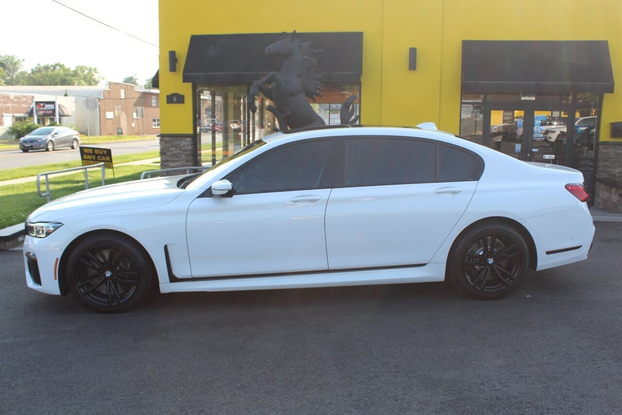 2021 BMW 750i xDrive - Photo 28 - Red Bank, NJ 07701