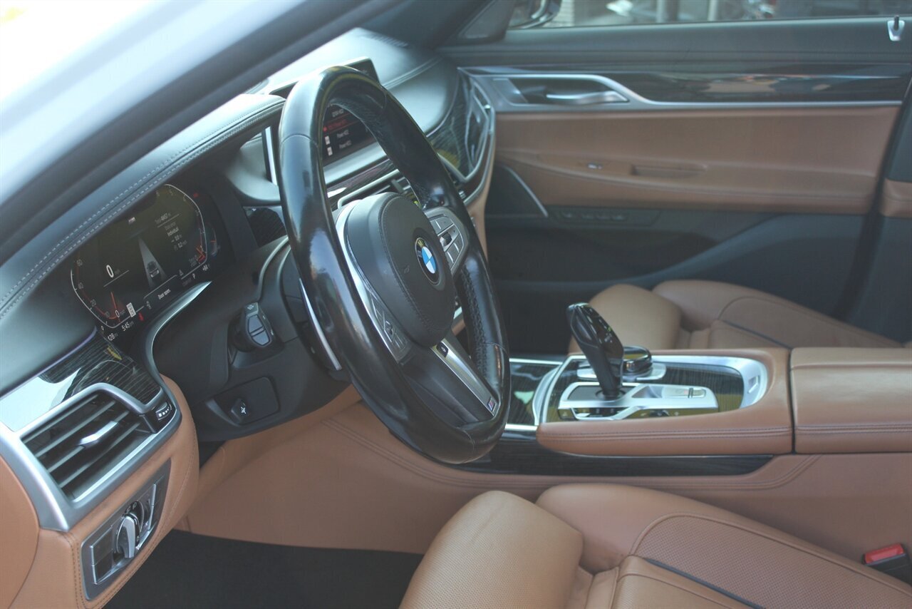2021 BMW 750i xDrive - Photo 23 - Red Bank, NJ 07701