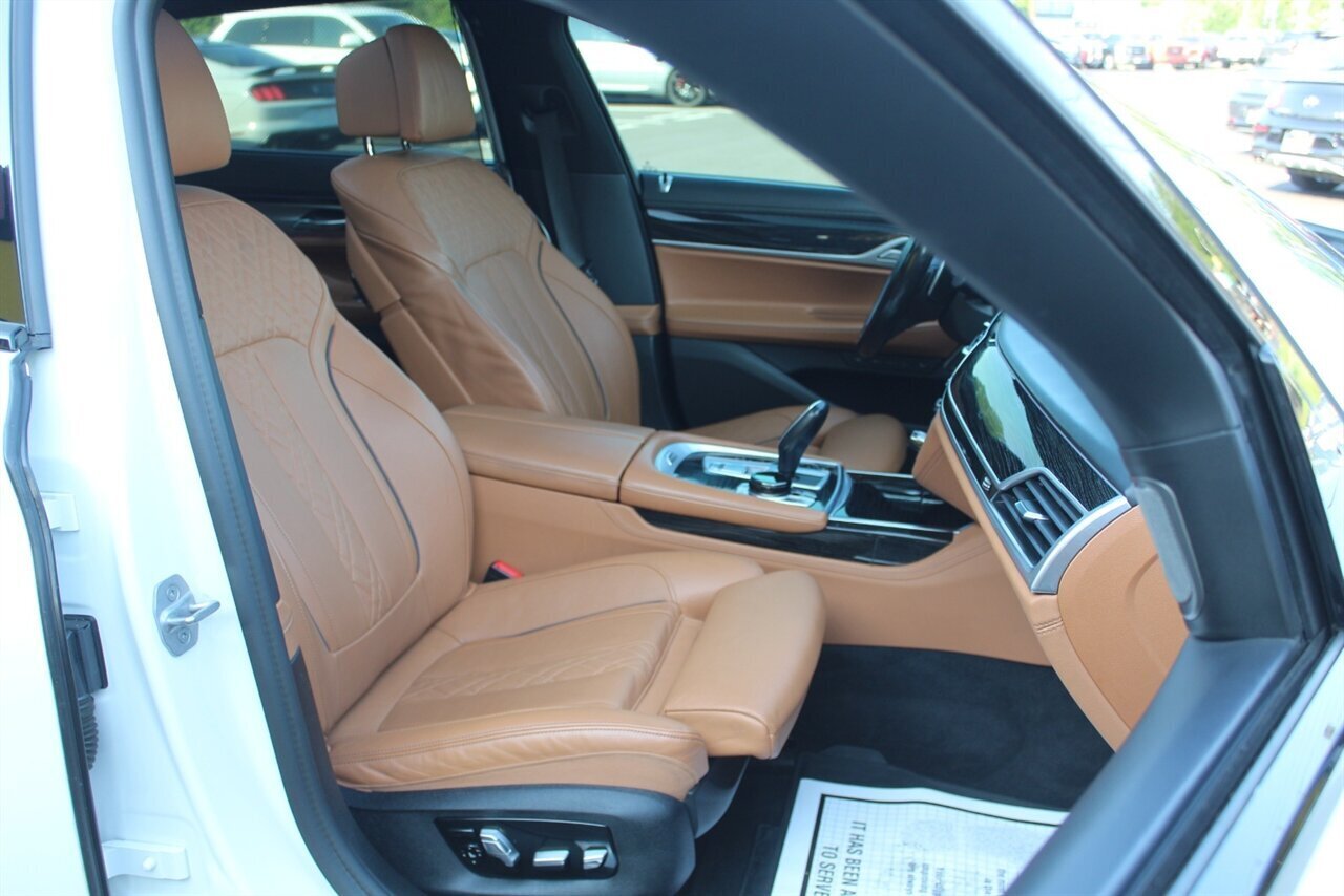 2021 BMW 750i xDrive - Photo 20 - Red Bank, NJ 07701