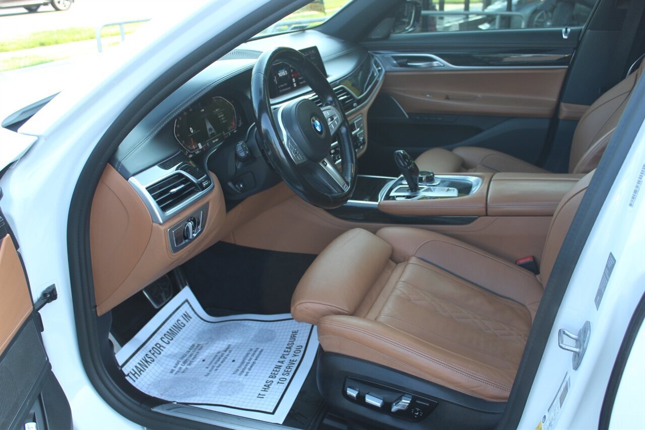 2021 BMW 750i xDrive - Photo 17 - Red Bank, NJ 07701