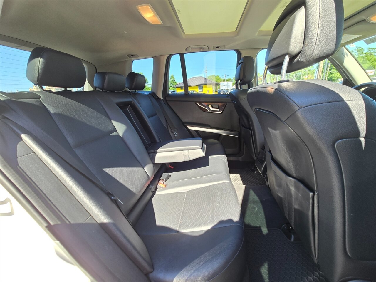 2015 Mercedes-Benz GLK 350 4MATIC - Photo 16 - Red Bank, NJ 07701