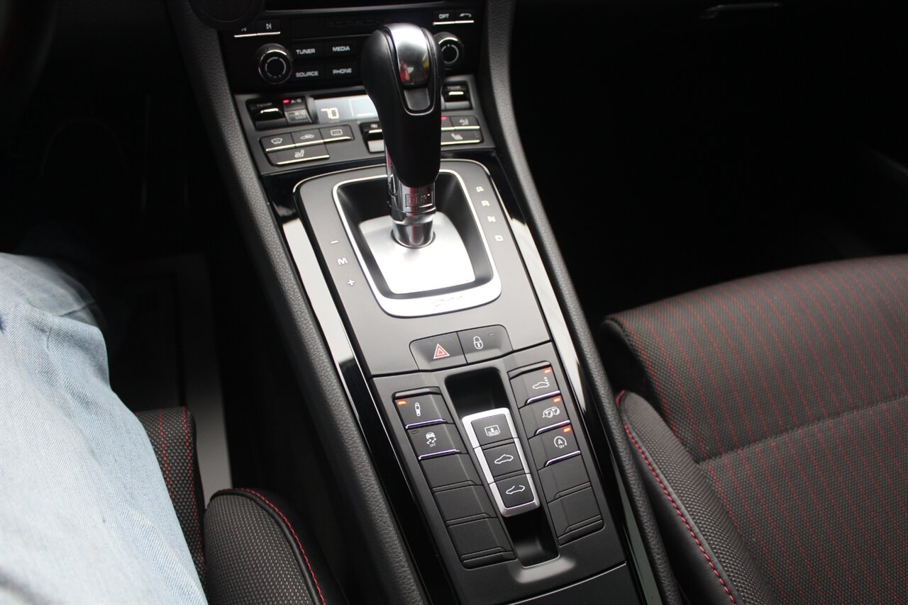 2019 Porsche 911 Carrera T - Photo 12 - Red Bank, NJ 07701