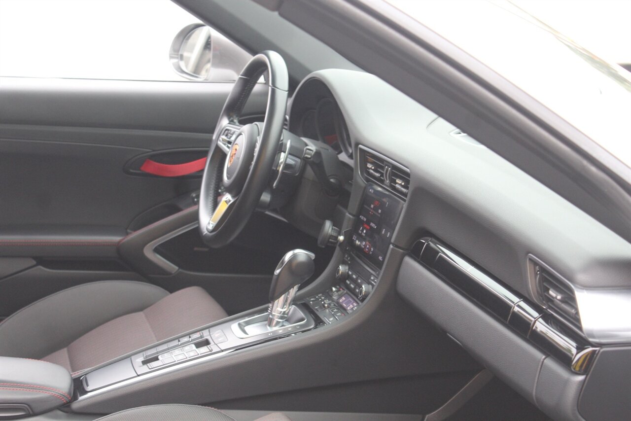 2019 Porsche 911 Carrera T - Photo 25 - Red Bank, NJ 07701