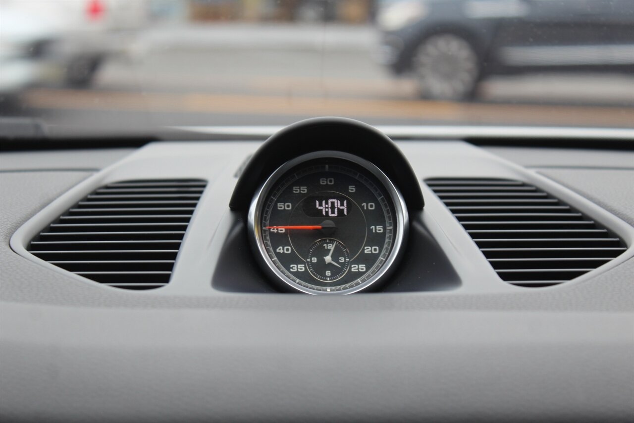 2019 Porsche 911 Carrera T - Photo 16 - Red Bank, NJ 07701