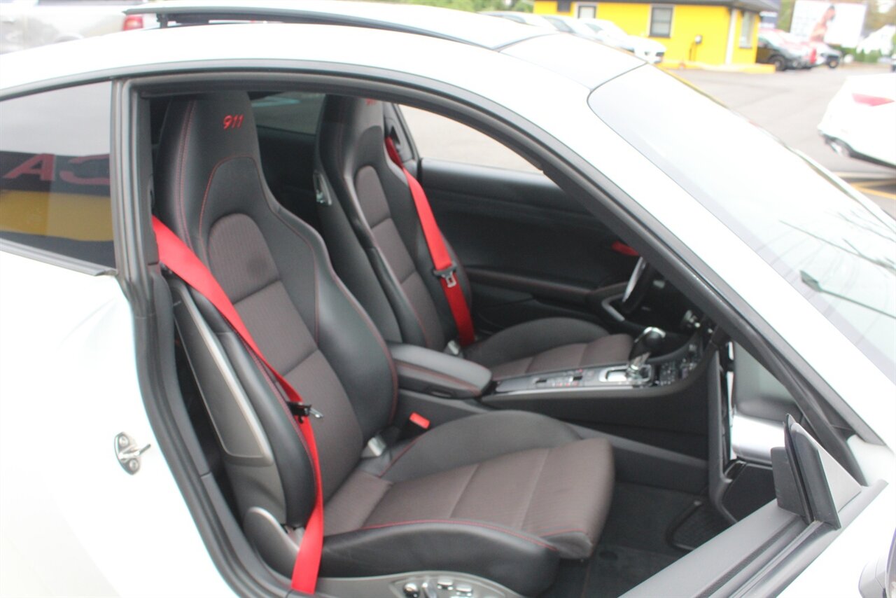 2019 Porsche 911 Carrera T - Photo 21 - Red Bank, NJ 07701