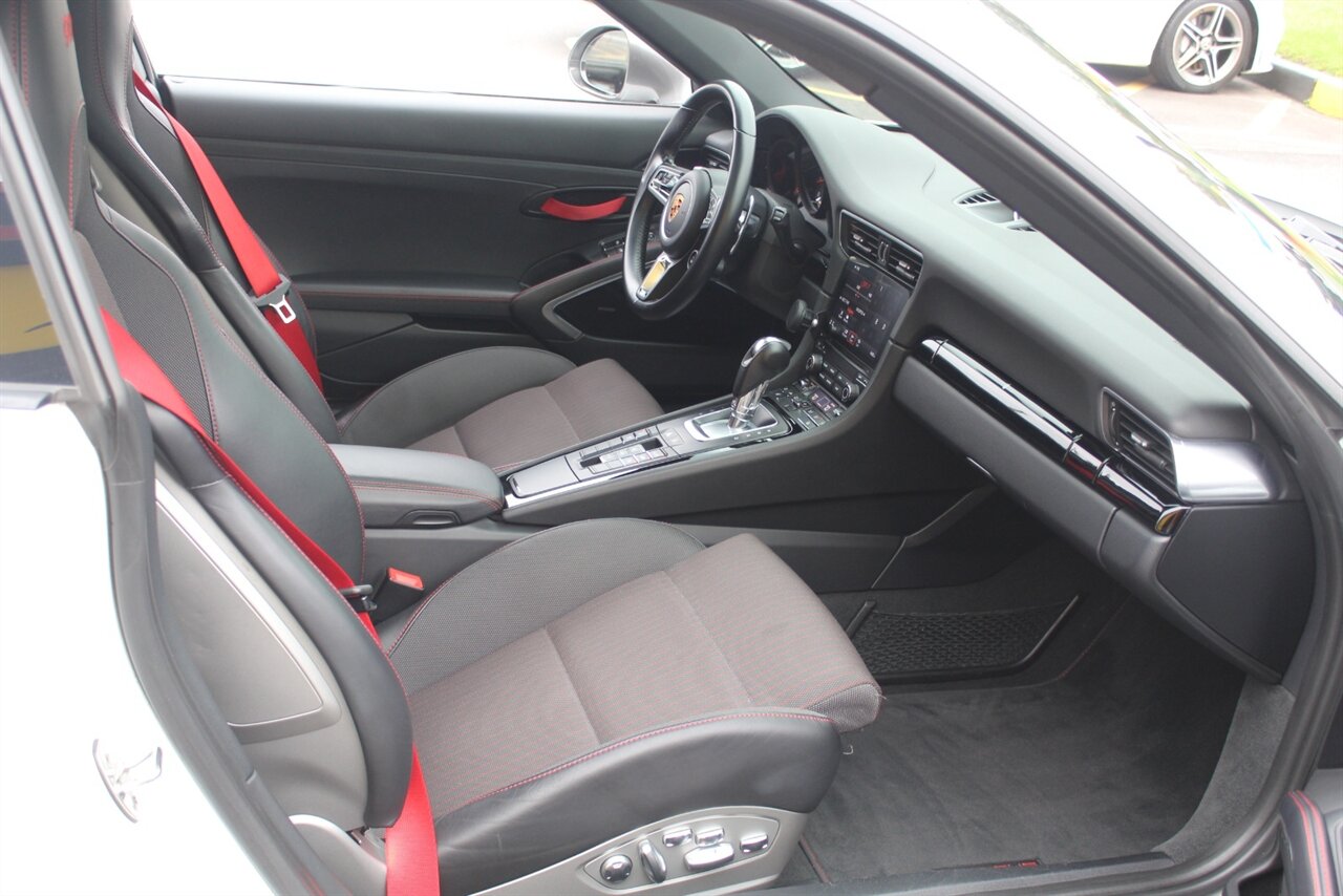 2019 Porsche 911 Carrera T - Photo 20 - Red Bank, NJ 07701