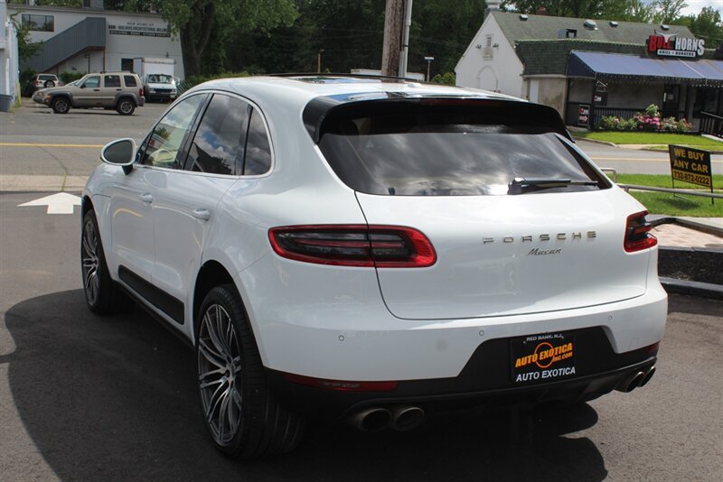 2016 Porsche Macan S  
