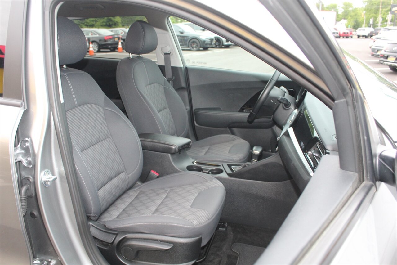 2022 Kia Niro LXS - Photo 13 - Red Bank, NJ 07701
