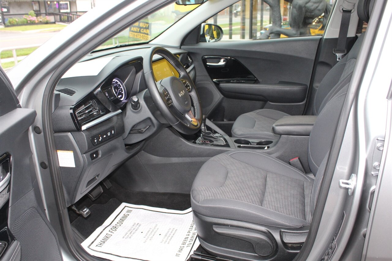 2022 Kia Niro LXS - Photo 10 - Red Bank, NJ 07701