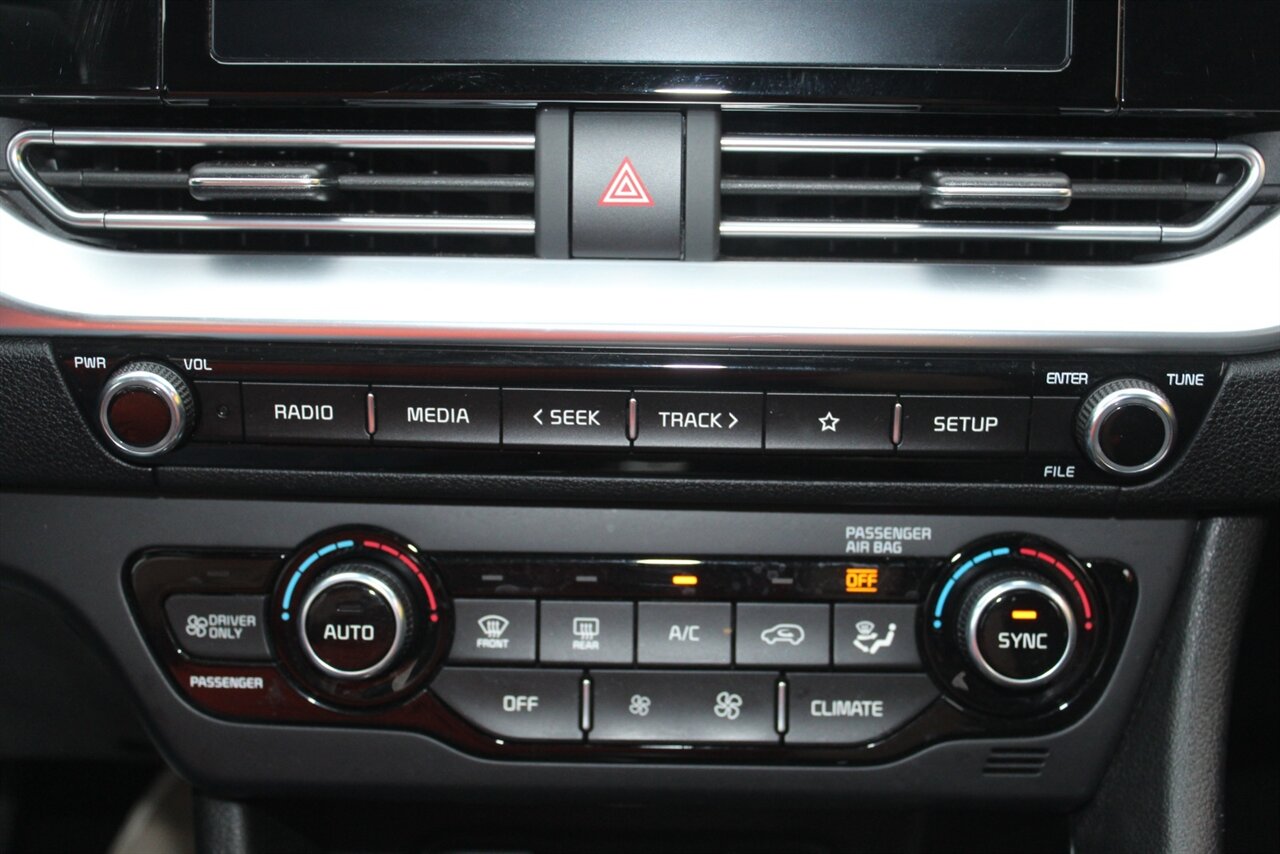 2022 Kia Niro LXS - Photo 8 - Red Bank, NJ 07701