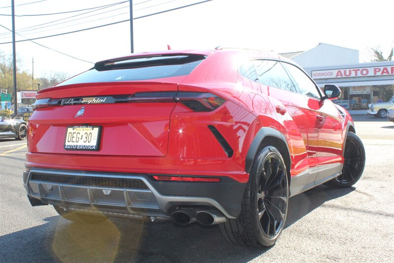 2019 Lamborghini Urus  