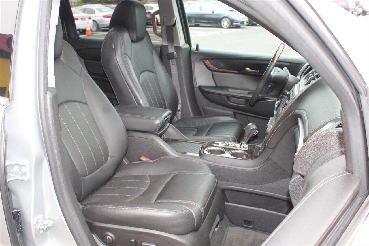 2015 GMC Acadia Denali - Photo 16 - Red Bank, NJ 07701
