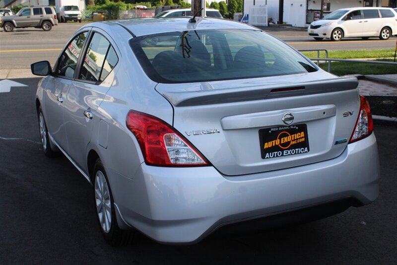 2016 Nissan Versa 1.6 SV  