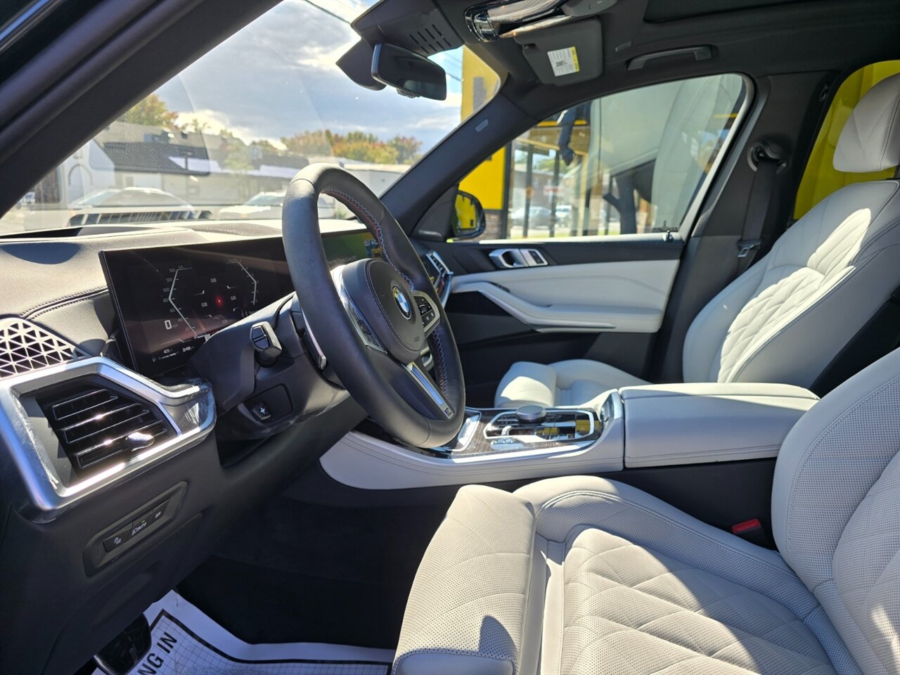 2025 BMW X5 M60i - Photo 20 - Red Bank, NJ 07701