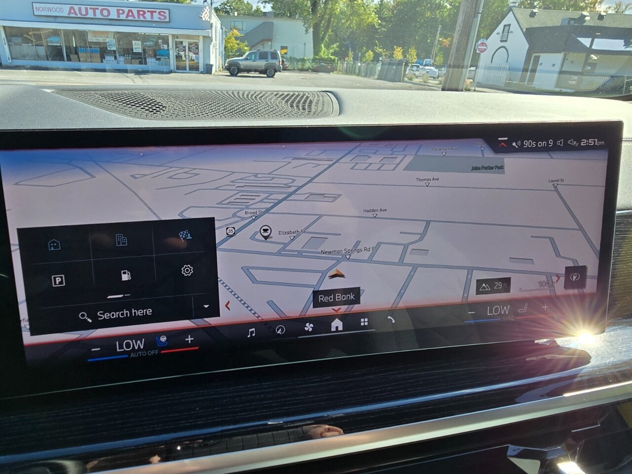 2025 BMW X5 M60i - Photo 10 - Red Bank, NJ 07701