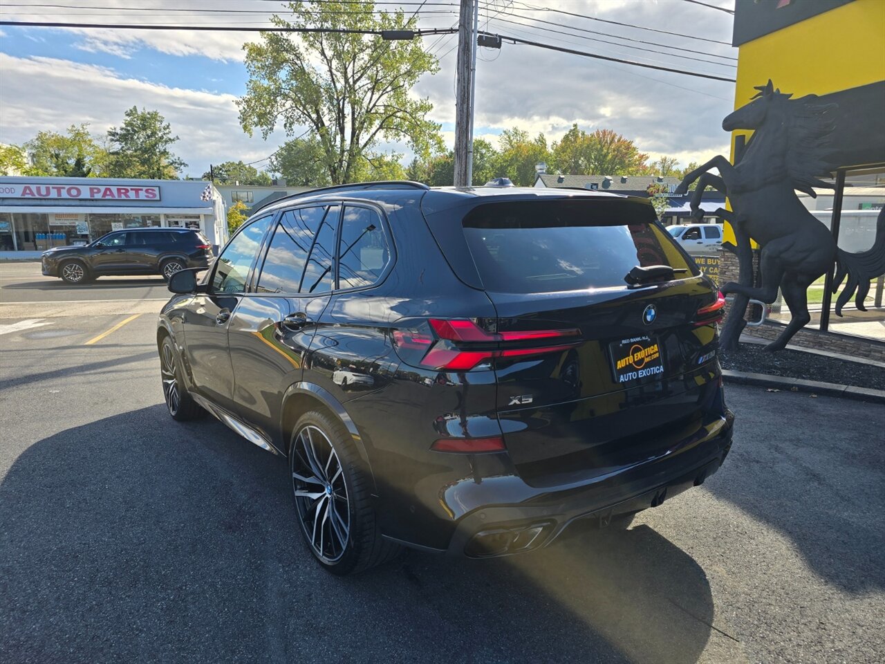 2025 BMW X5 M60i - Photo 2 - Red Bank, NJ 07701