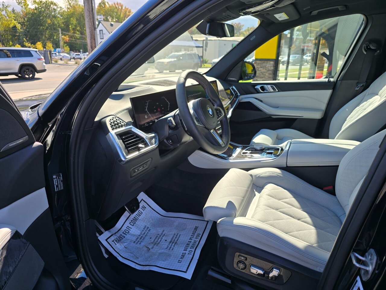 2025 BMW X5 M60i - Photo 14 - Red Bank, NJ 07701