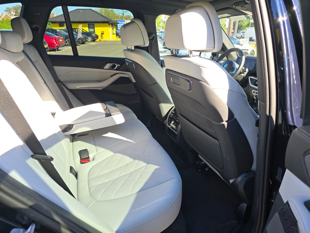 2025 BMW X5 M60i - Photo 18 - Red Bank, NJ 07701