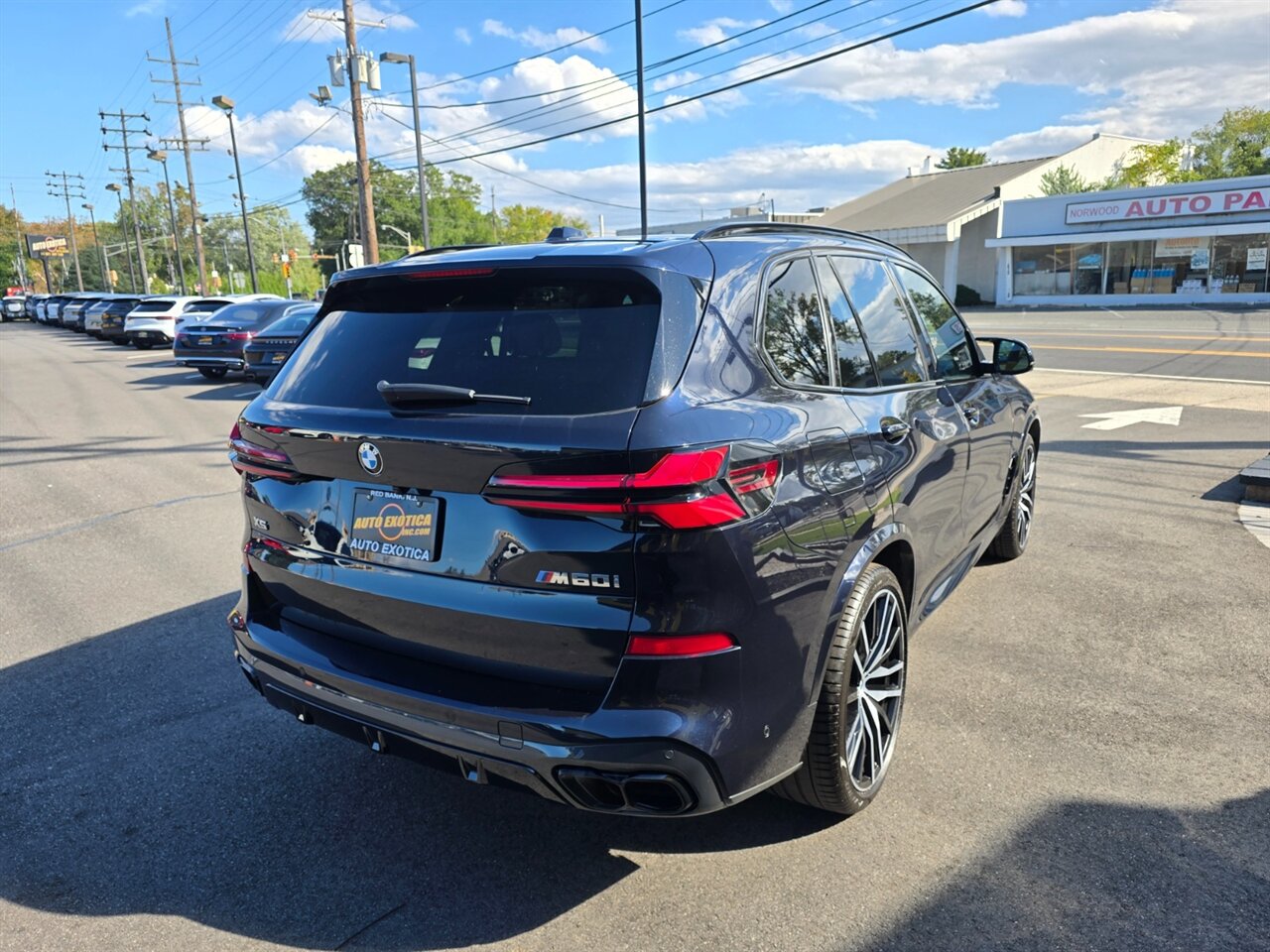 2025 BMW X5 M60i - Photo 3 - Red Bank, NJ 07701