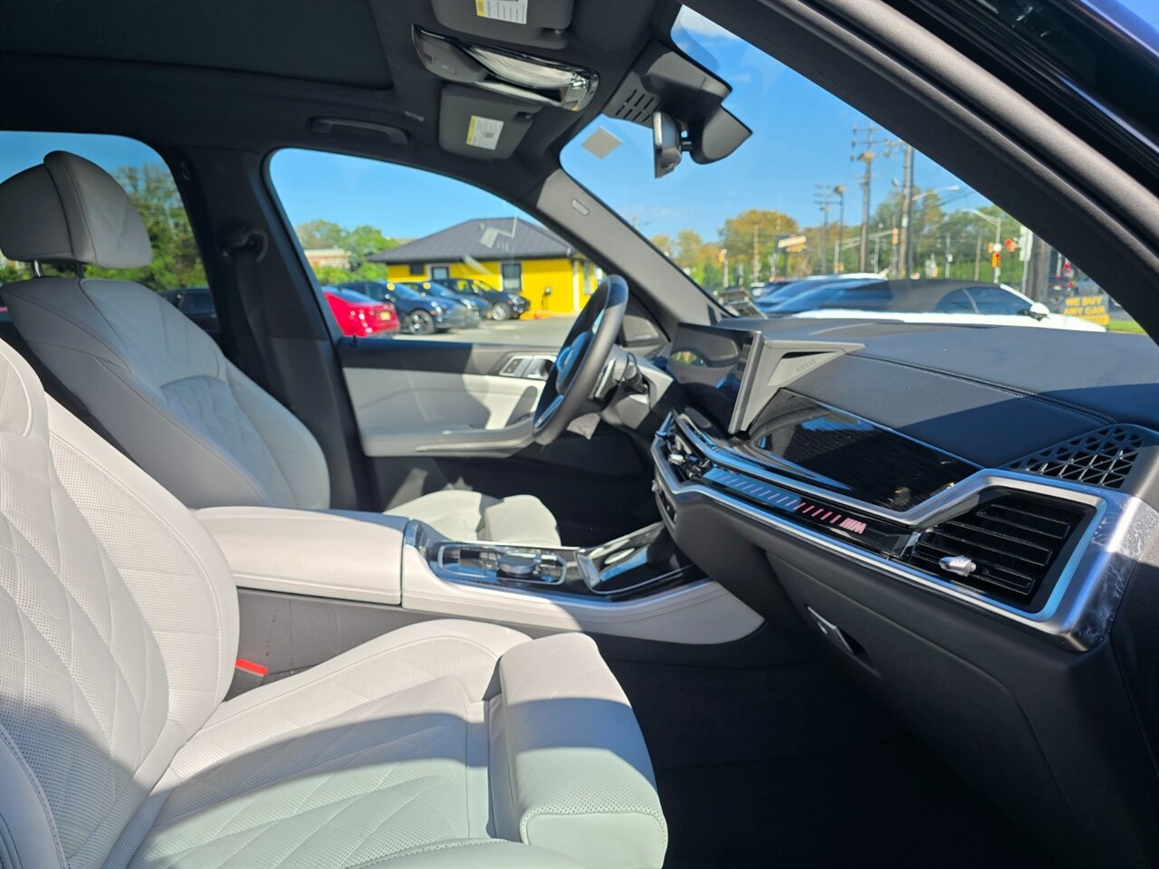 2025 BMW X5 M60i - Photo 21 - Red Bank, NJ 07701